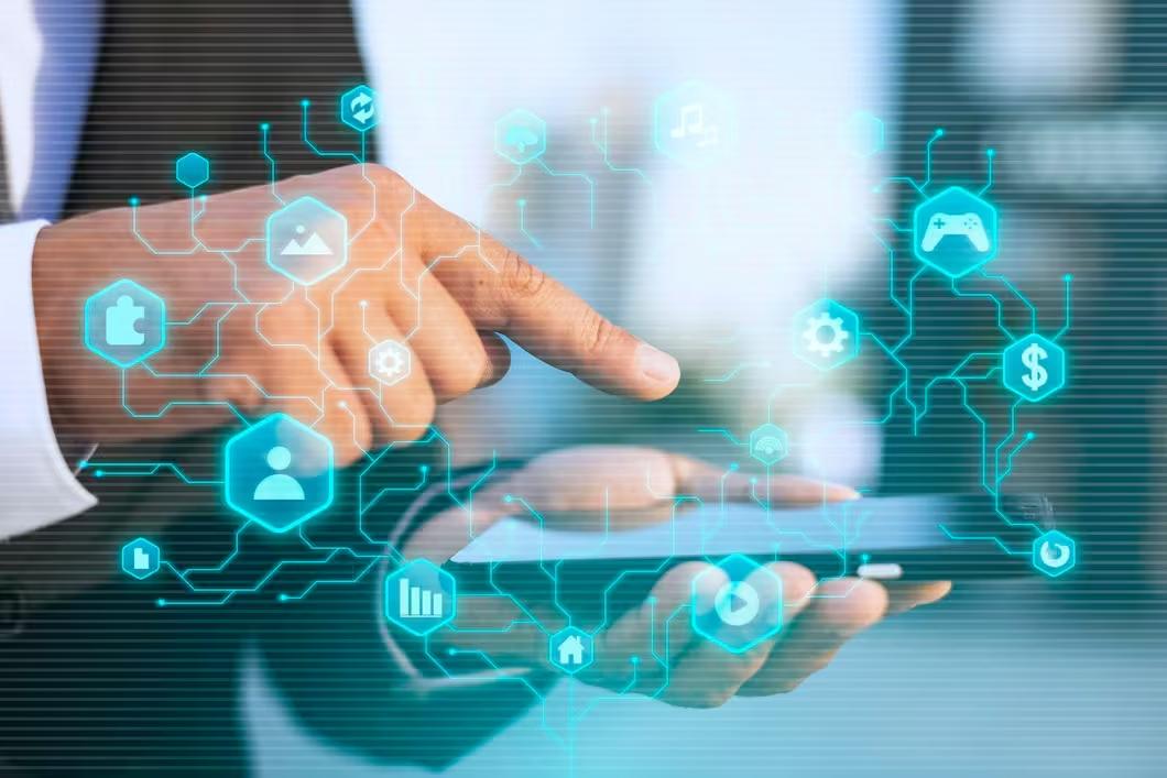 Alianzas estratégicas y networking digital para potenciar la visibilidad de cursos online